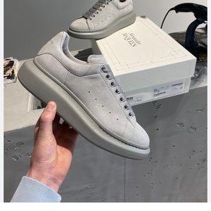 Alexander McQueen oversize sneaker ash gray